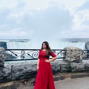 Meet your Posher, Fatima